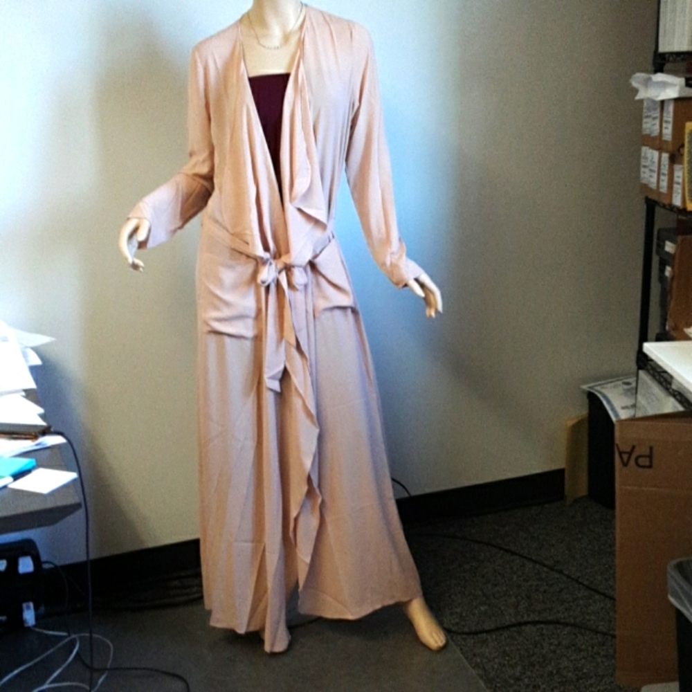 Celebrity Fashion by Hera Collection taupe duster